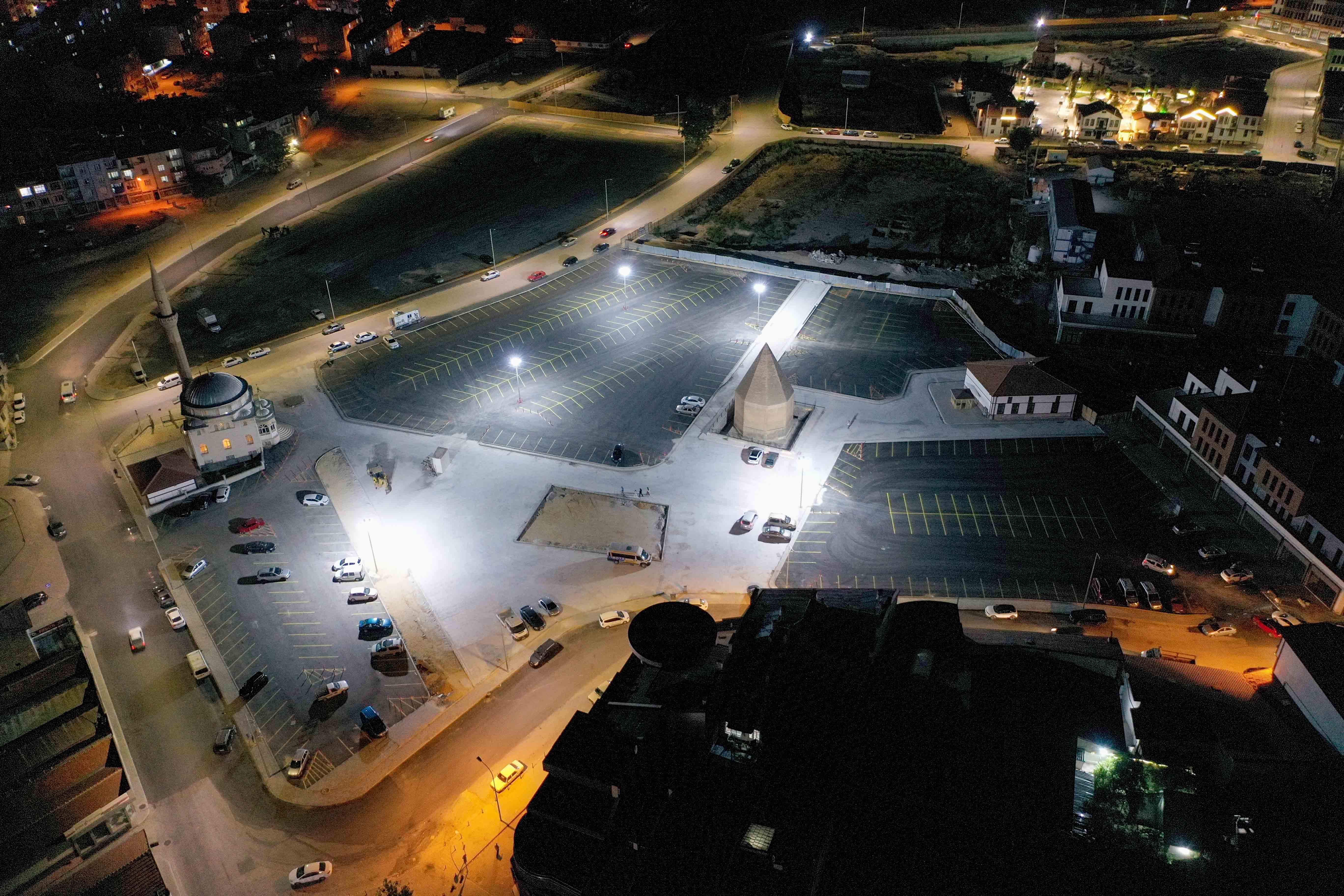 Suriçi ve Bedesten Trafiği Nefes Alacak; 850 Araçlık Otopark Hizmete Girdi