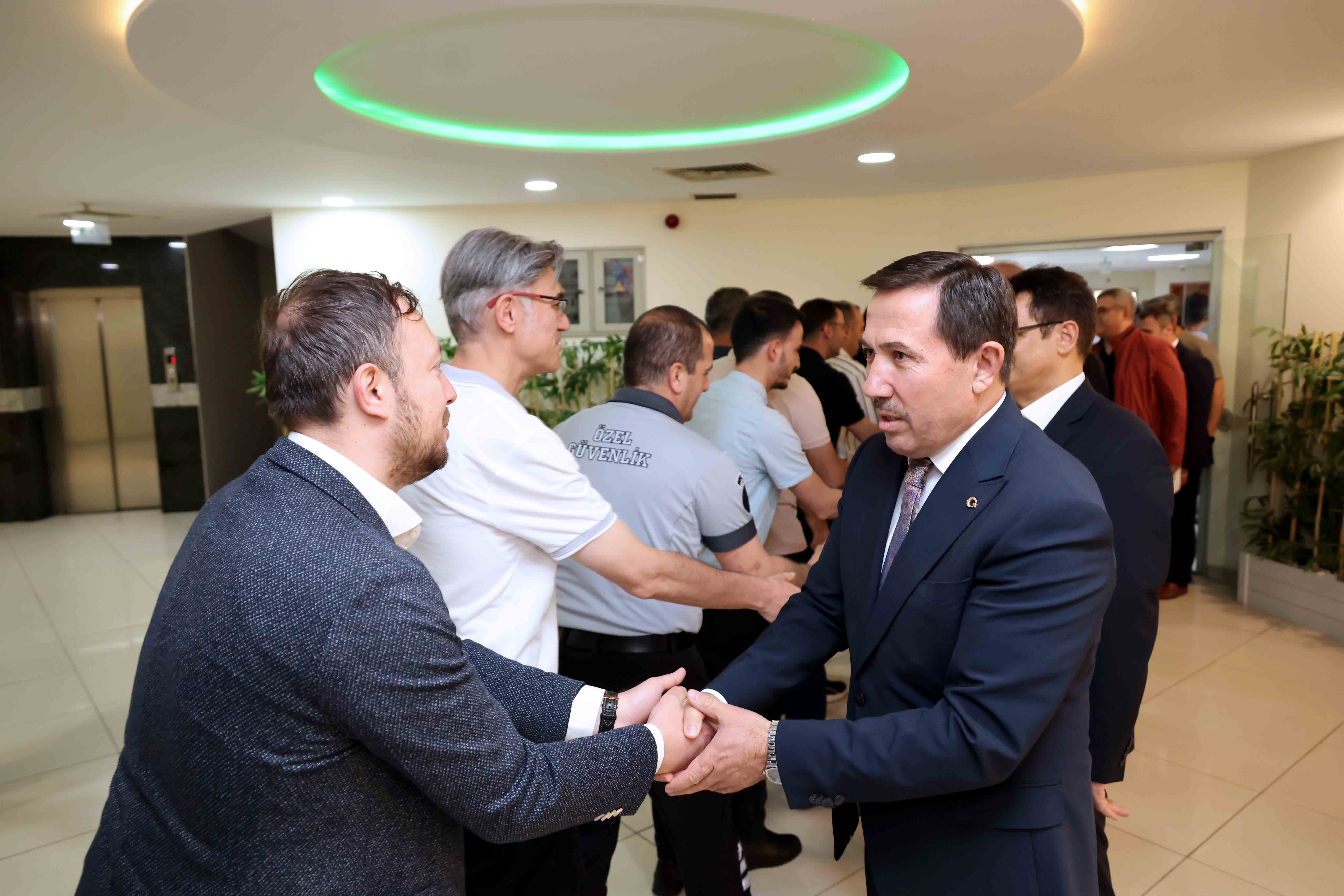 Karatay Belediye Başkanı Hasan Kılca, Mesai Arkadaşlarıyla Bayramlaştı