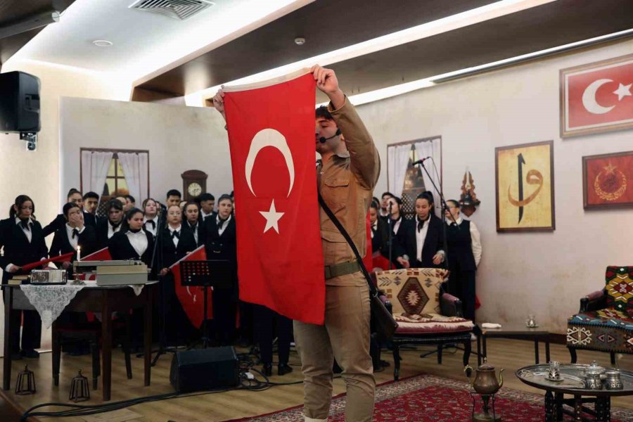 Talas’ta muhteşem İstiklal Marşı programı