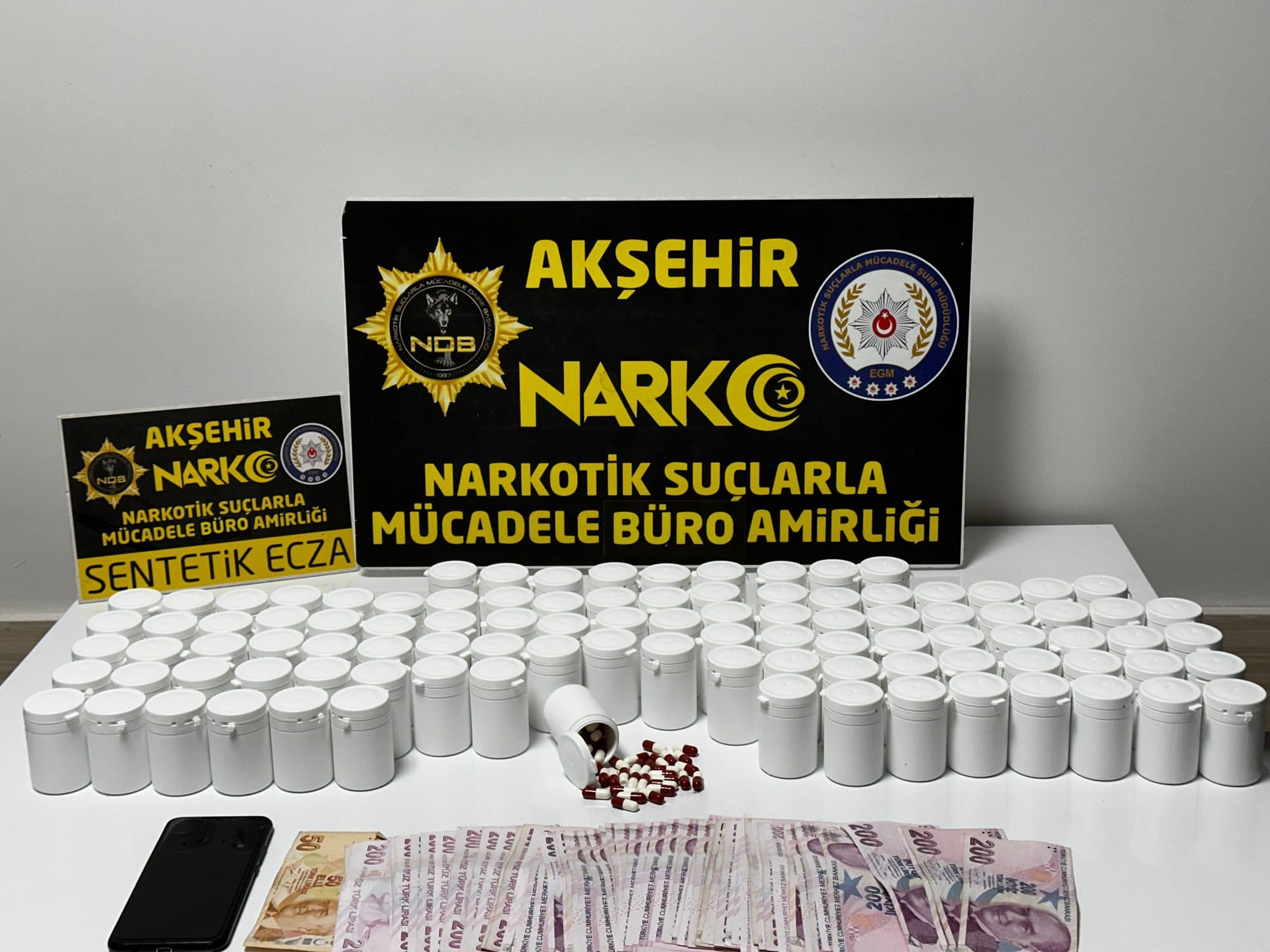 Akşehir'de Uyuşturucu Operasyonu: 5 Bin 500 Hap Ele Geçirildi