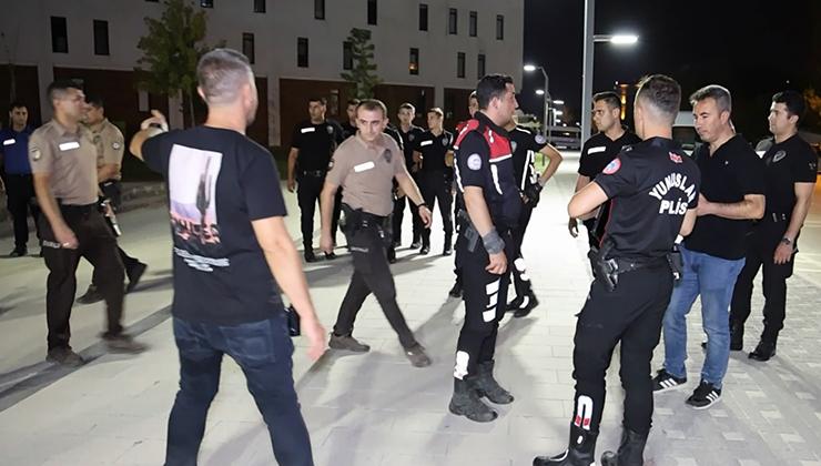 Polis ekipleri park ve bahçelerde uygulama yaptı