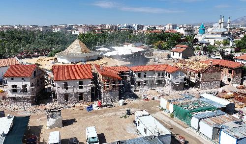 Mevlana Türbesi Çevresinde Tarih Yeniden Yükseliyor