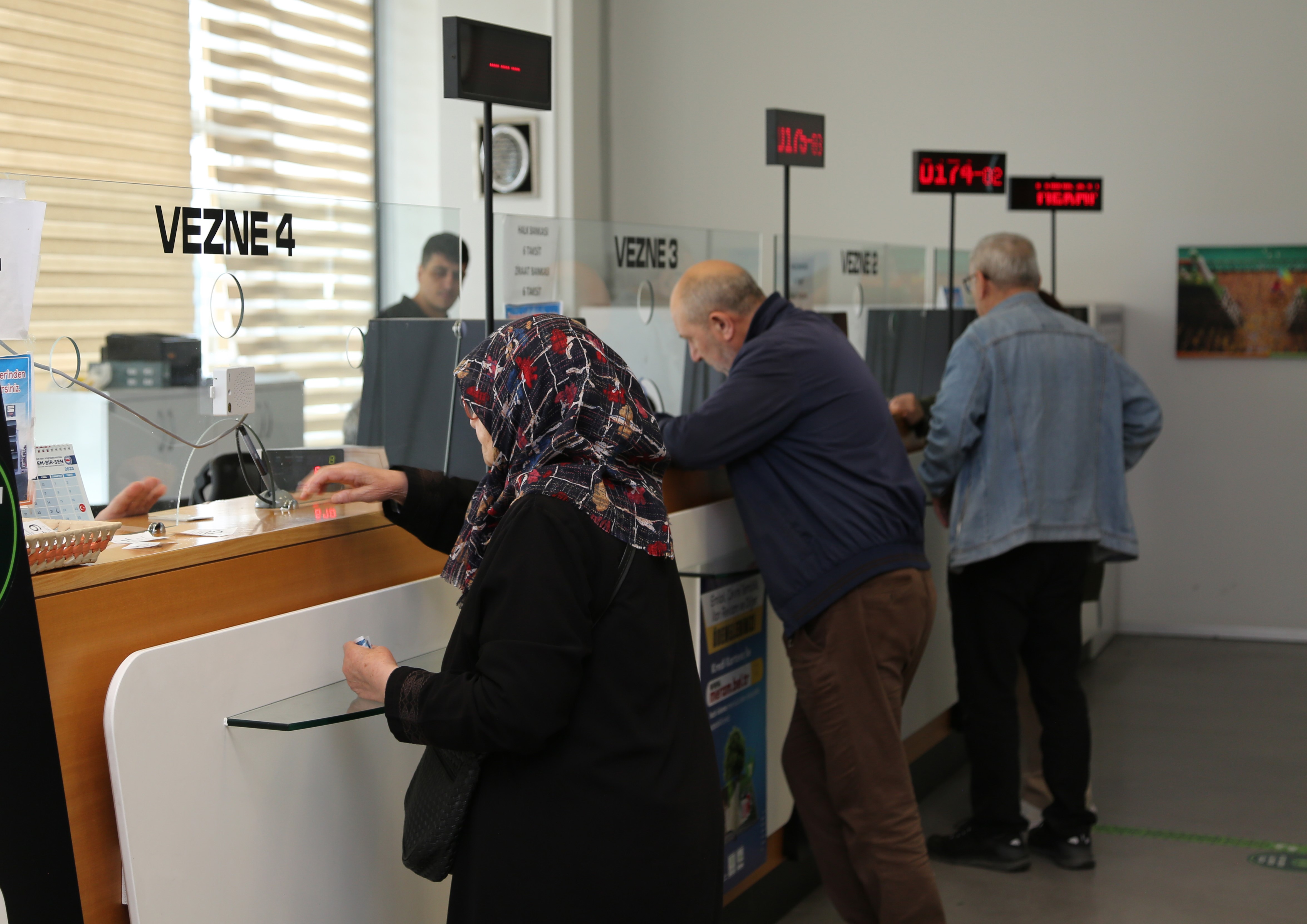 Meram Belediyesi Vezneleri Ek Mesaiye Geçiyor