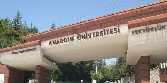 Anadolu Üniversitesi’nde yabancı dil ağırlıklı eğitim dikkat çekiyor