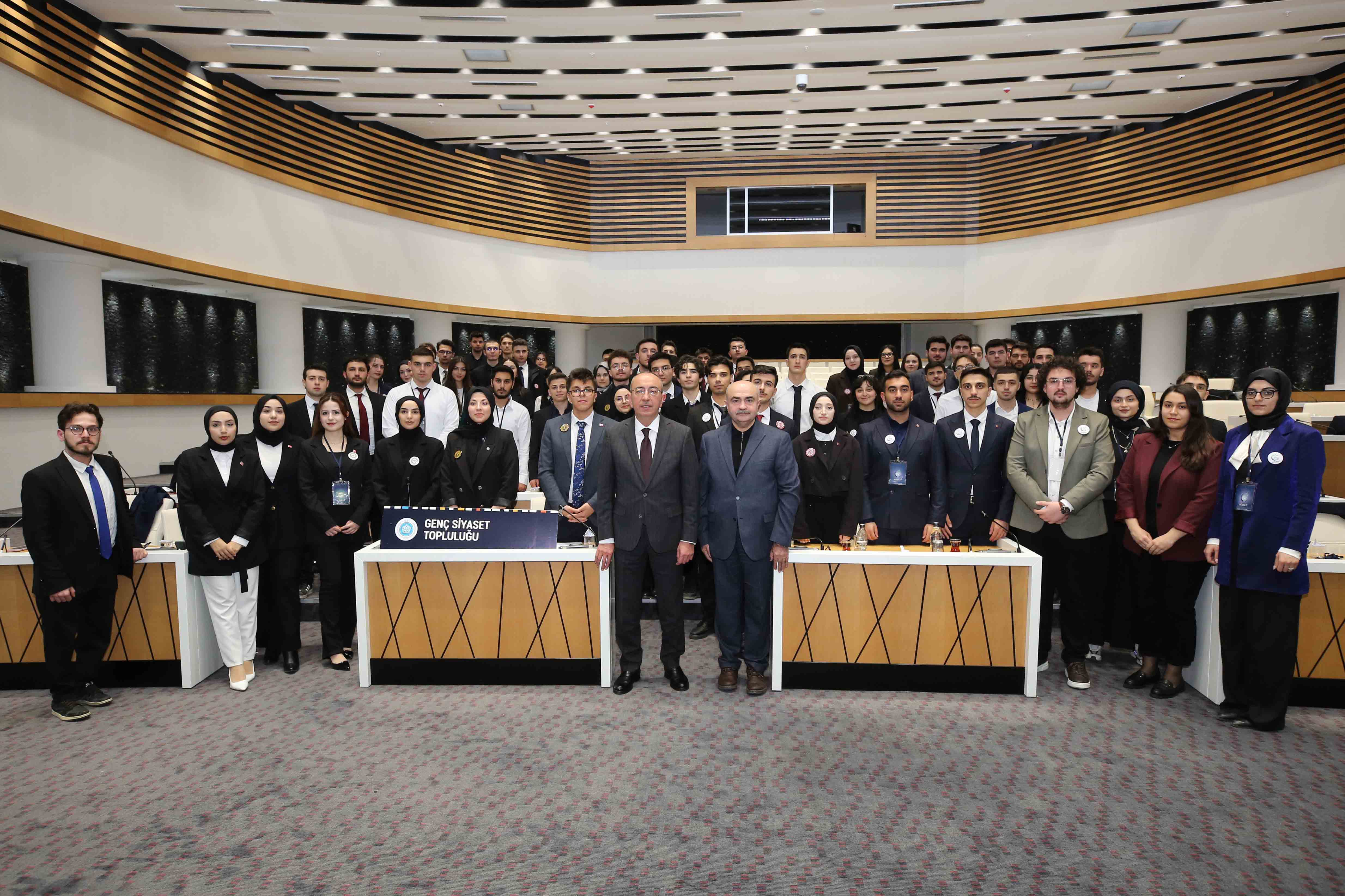 Başkan Kavuş, Geleceğin Siyasetçileri ve Bürokratlarıyla Buluştu