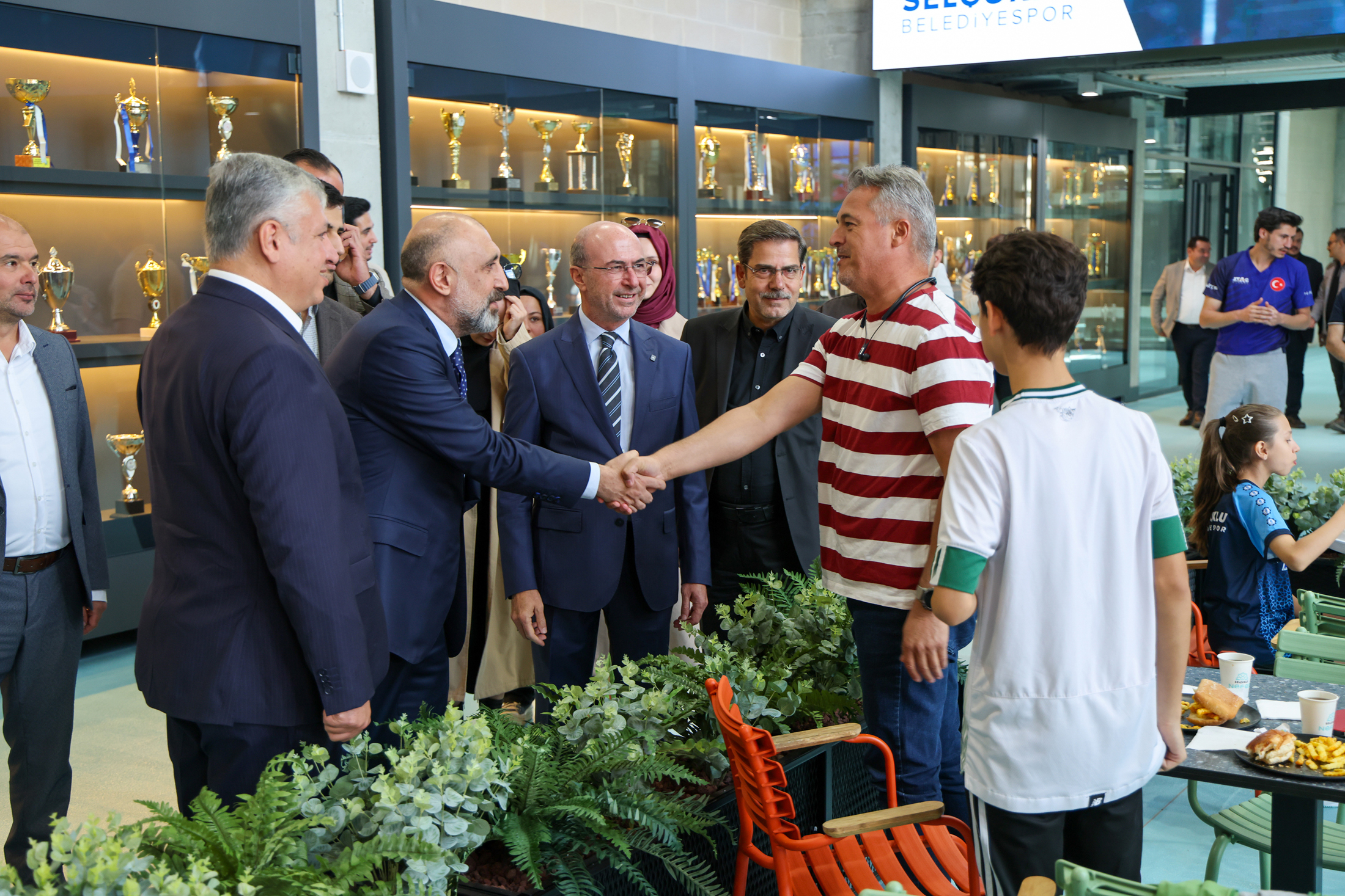 Sporcu Seçme ve Yetiştirme Merkezi Misafirlerini Ağırlamaya Devam Ediyor