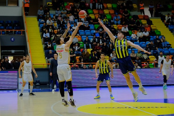 Konya Büyükşehir Play-Off Çeyrek Finalinde Avantajı Kaptı