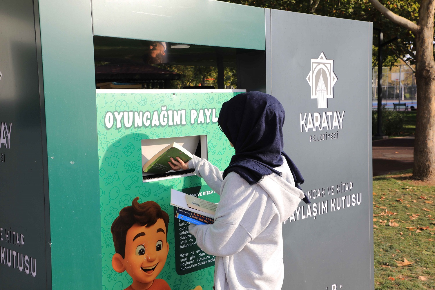 Karatay'da Oyuncak ve Kitap Paylaşım Kumbaraları Hizmete Sunuldu