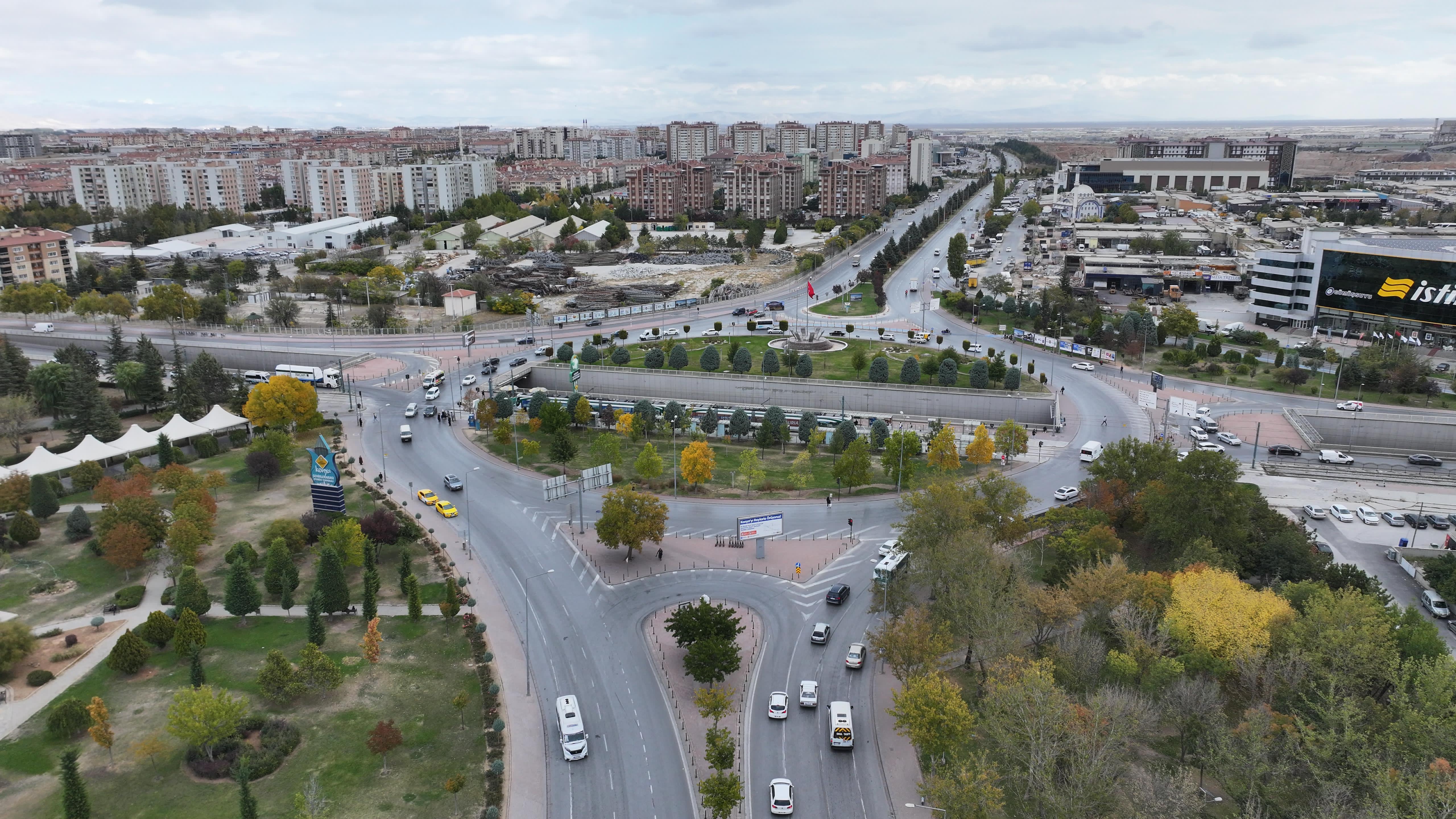 Tramvay Hattı Çalışması Kapsamında Tümosan Kavşağı'nda Yol Genişletme Çalışması  Başladı
