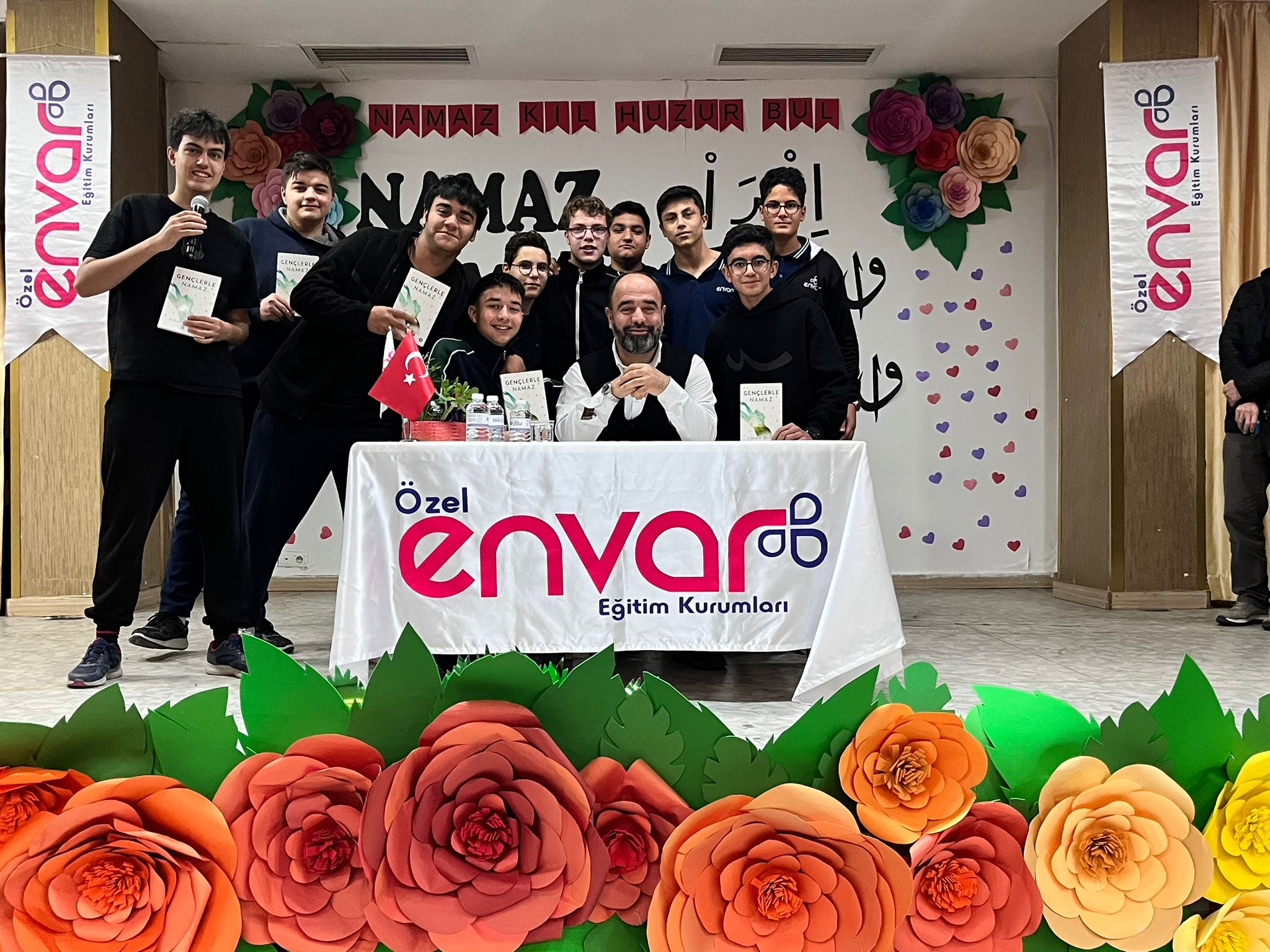 Yazar Ahmet Bulut’tan Envar Koleji’nde Maneviyat Dolu Bir Gün  