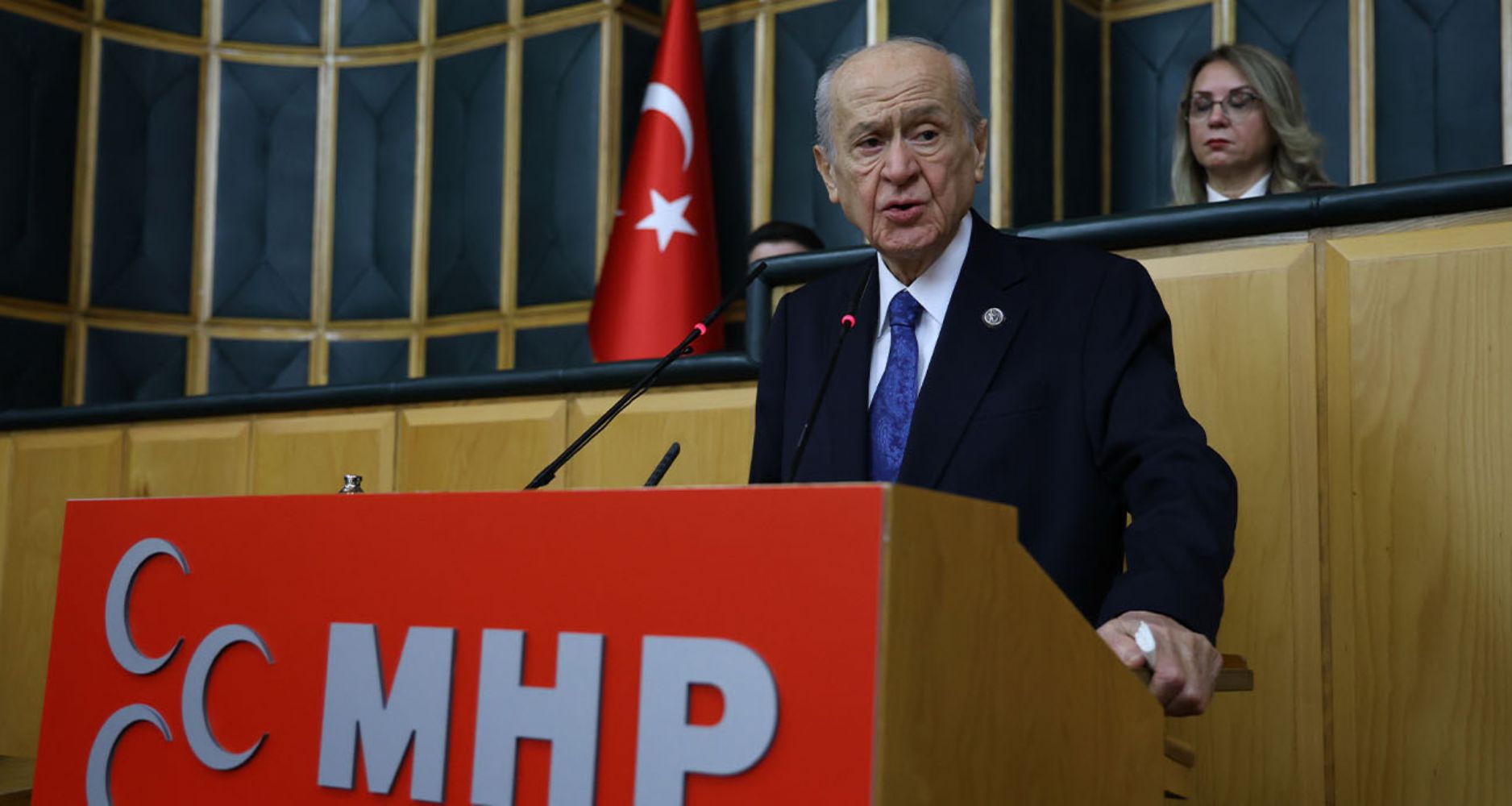 MHP Genel Başkanı Bahçeli: "Fiziki saldırıya uğrayan bir siyasi kurumun yöneticisine öncelikle geçmiş olsun dileklerimi iletiyorum"