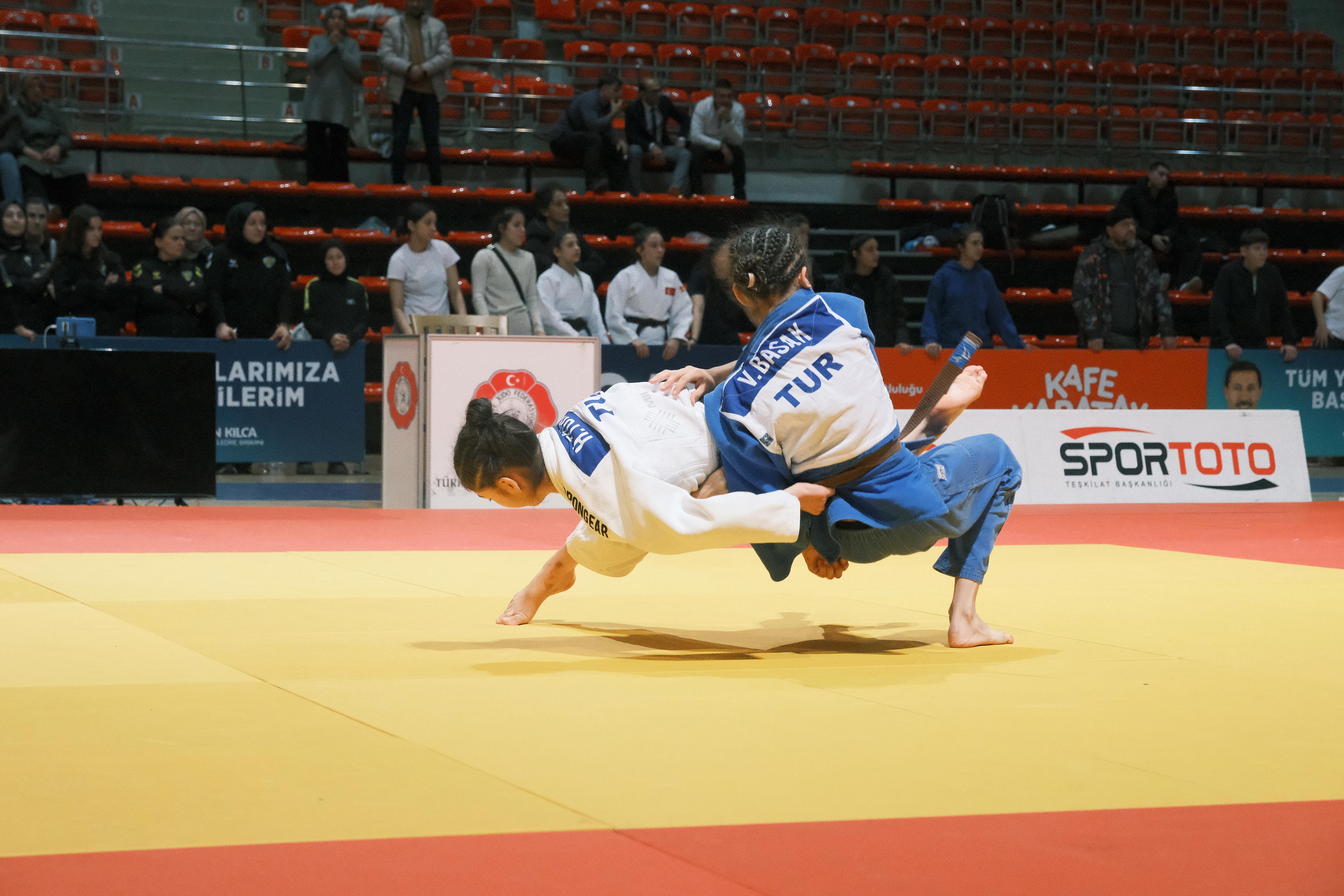Konya Büyükşehir Ümitler Judo Takımı Türkiye İkincisi Oldu
