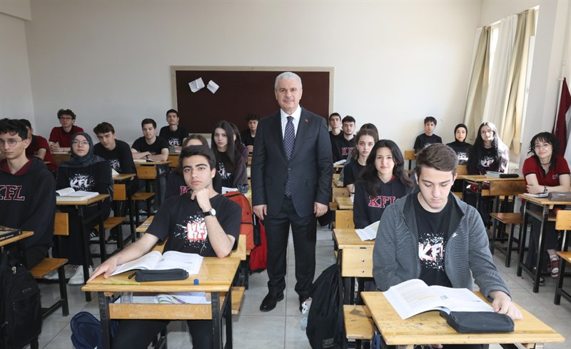 Vali İbrahim Akın'dan Karatay Fen Lisesi'ne Ziyaret