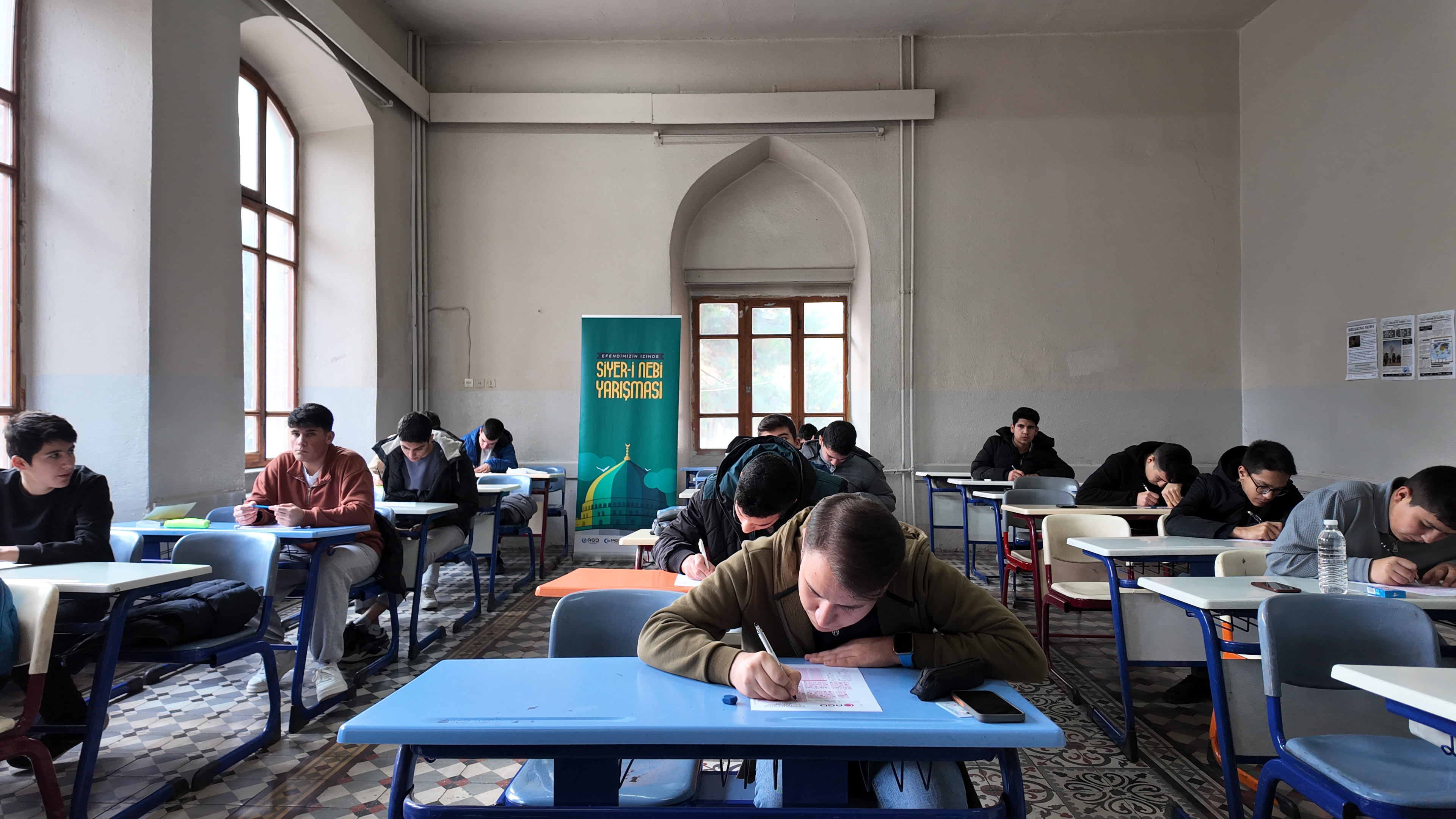 Kaybedeni Olmayan Sınavda Onbinlerce Genç Ter Döktü