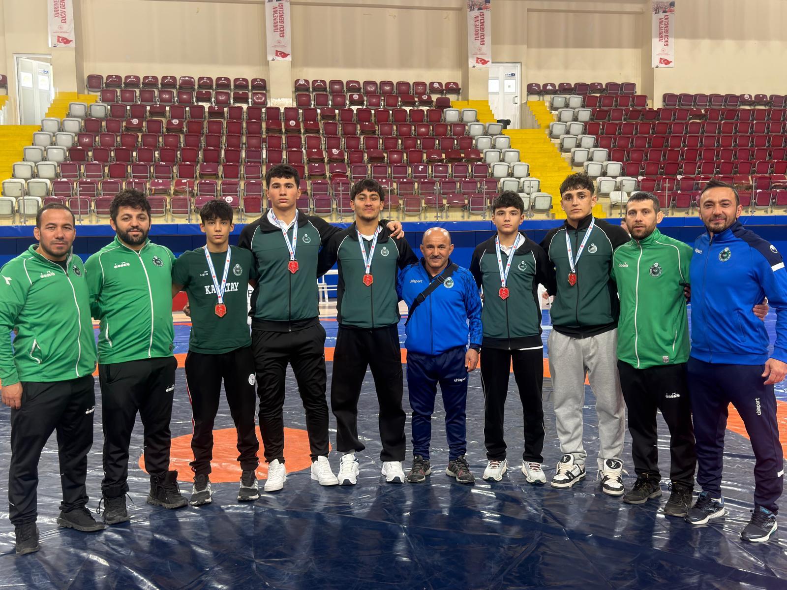 Karatay'ın Güreş Takımı  U17 Türkiye Şampiyonası Yolunda
