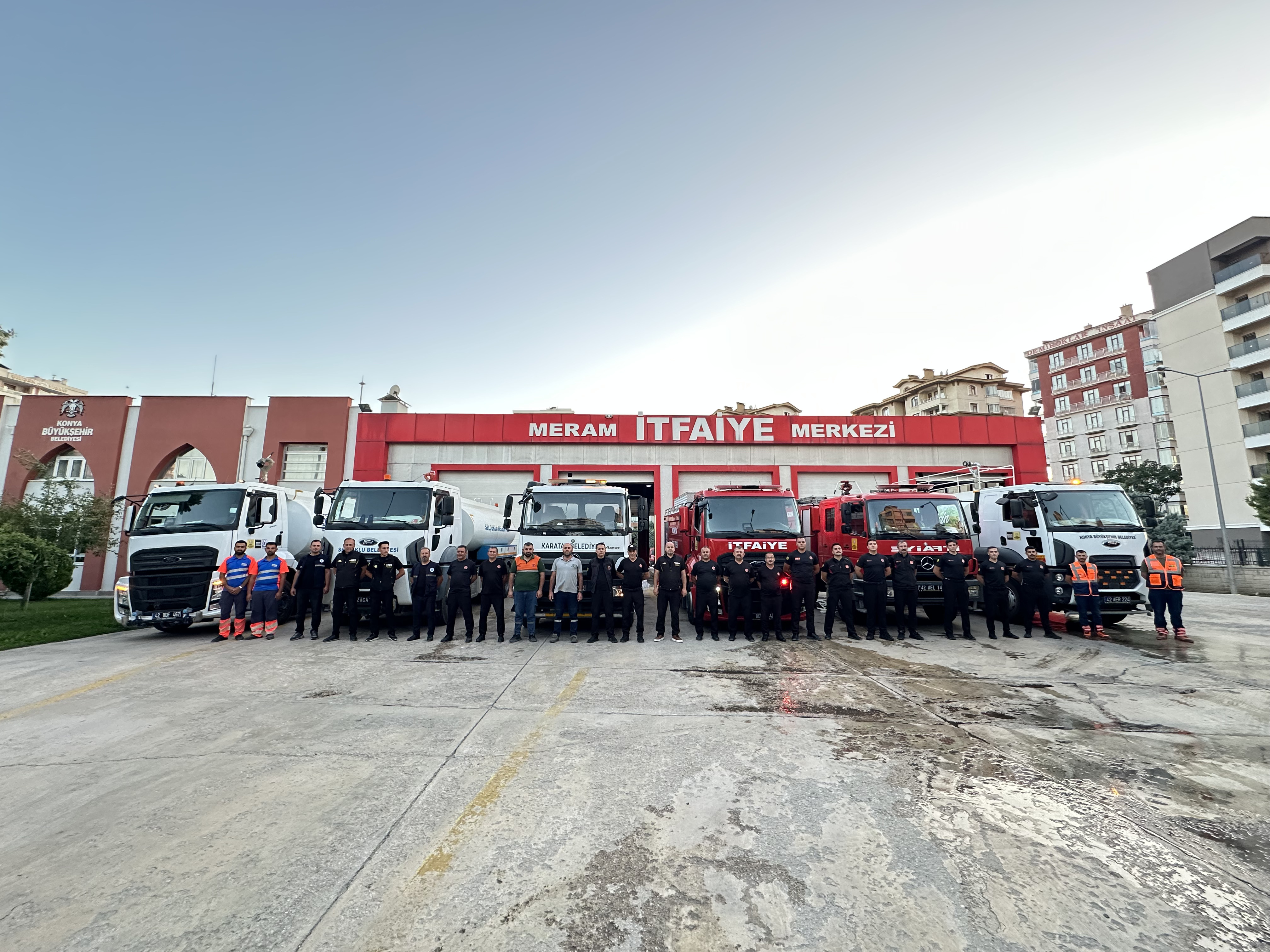 Konya Büyükşehir Alanya’daki Yangında Söndürme Çalışmalarına Destek Oluyor
