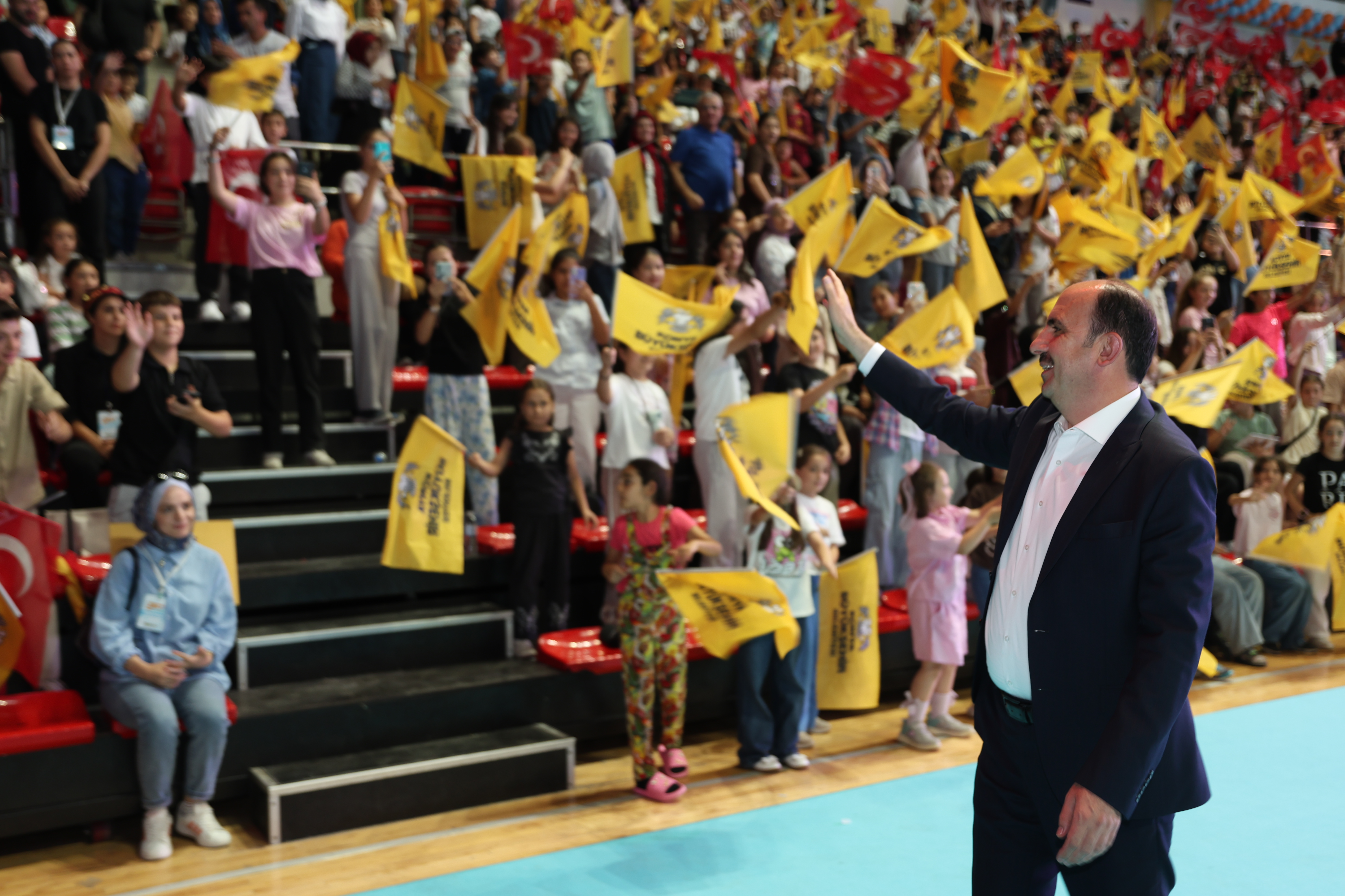 Başkan Altay, Genç KOMEK Yaz Okulu’nun Muhteşem Kapanış Programına Katıldı