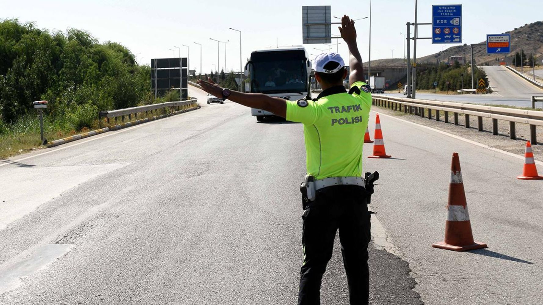 Karaman’da Whatsapp’tan trafik ve asayiş uygulama noktalarını paylaşan 3 kişi gözaltına alındı