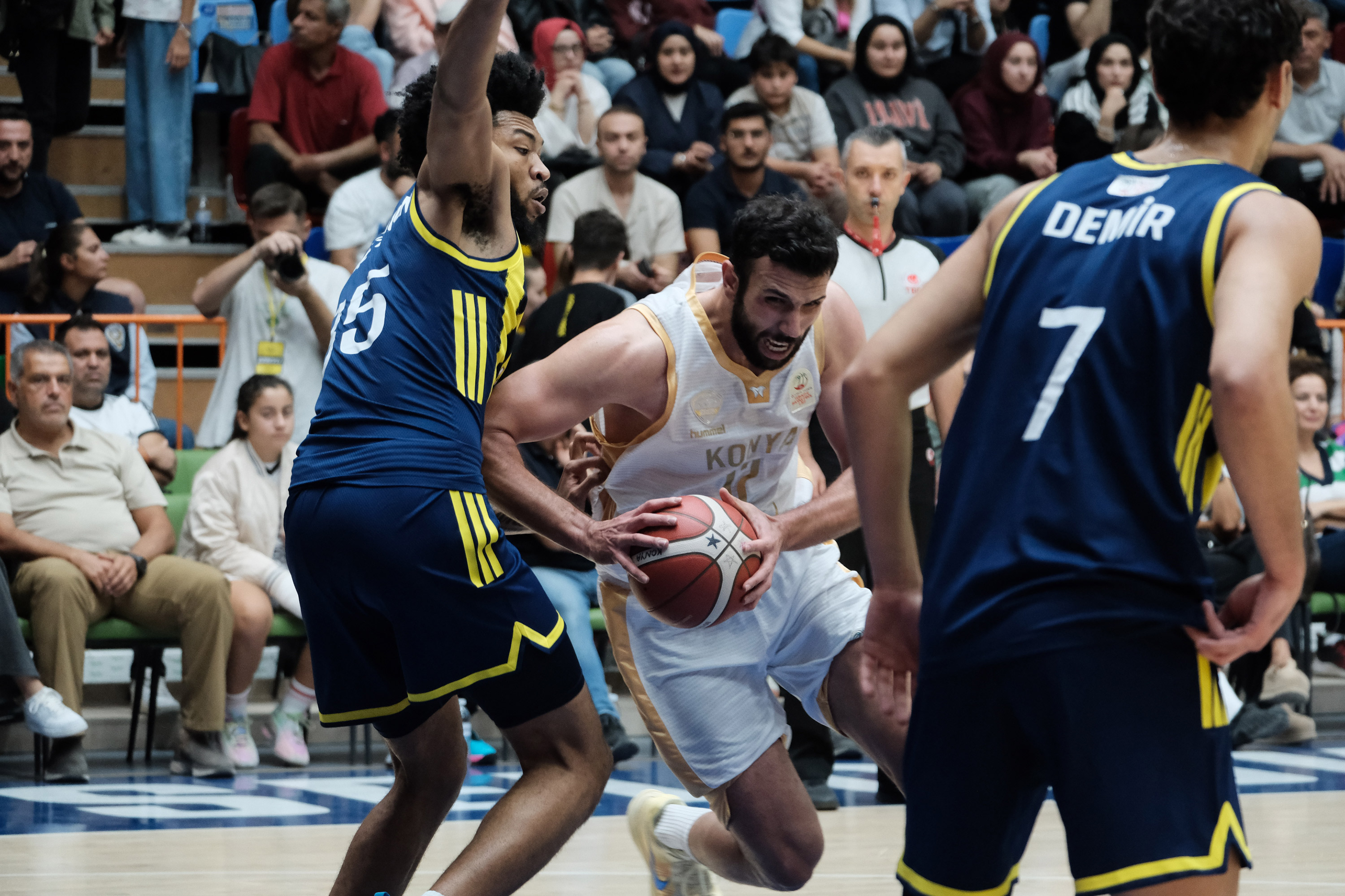 Konya Büyükşehir Sezonu Fenerbahçe Koleji Galibiyetiyle Açtı