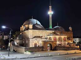 Mevlid Kandili’nde tarihi Çapanoğlu Camii’nde dualar edildi