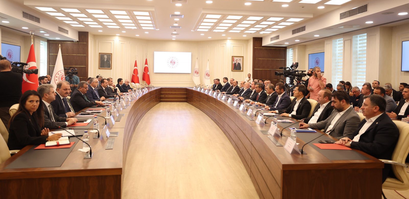 Kamu İşveren Heyeti 8. Dönem Toplu Sözleşme’ de hizmet kollarında görüşmeye devam ediyor