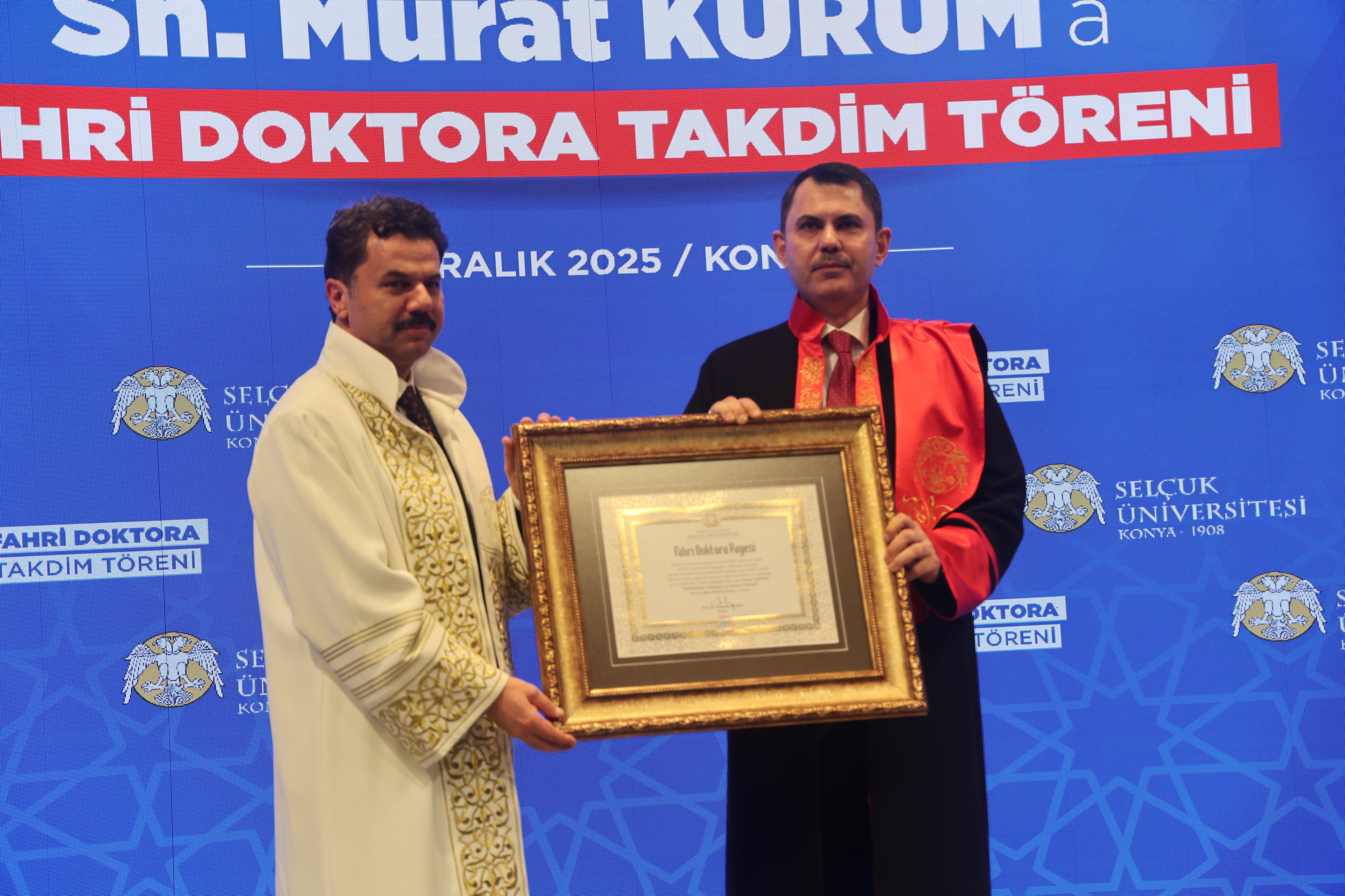  Bakan Murat Kurum'a mezun olduğu Selçuk Üniversitesi'nden fahri doktora