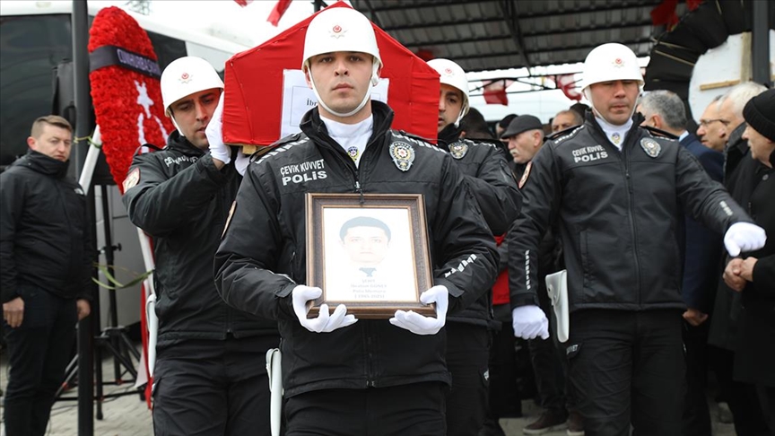 Ankara’da trafik kazasında şehit olan polis son yolcuğuna uğurlandı