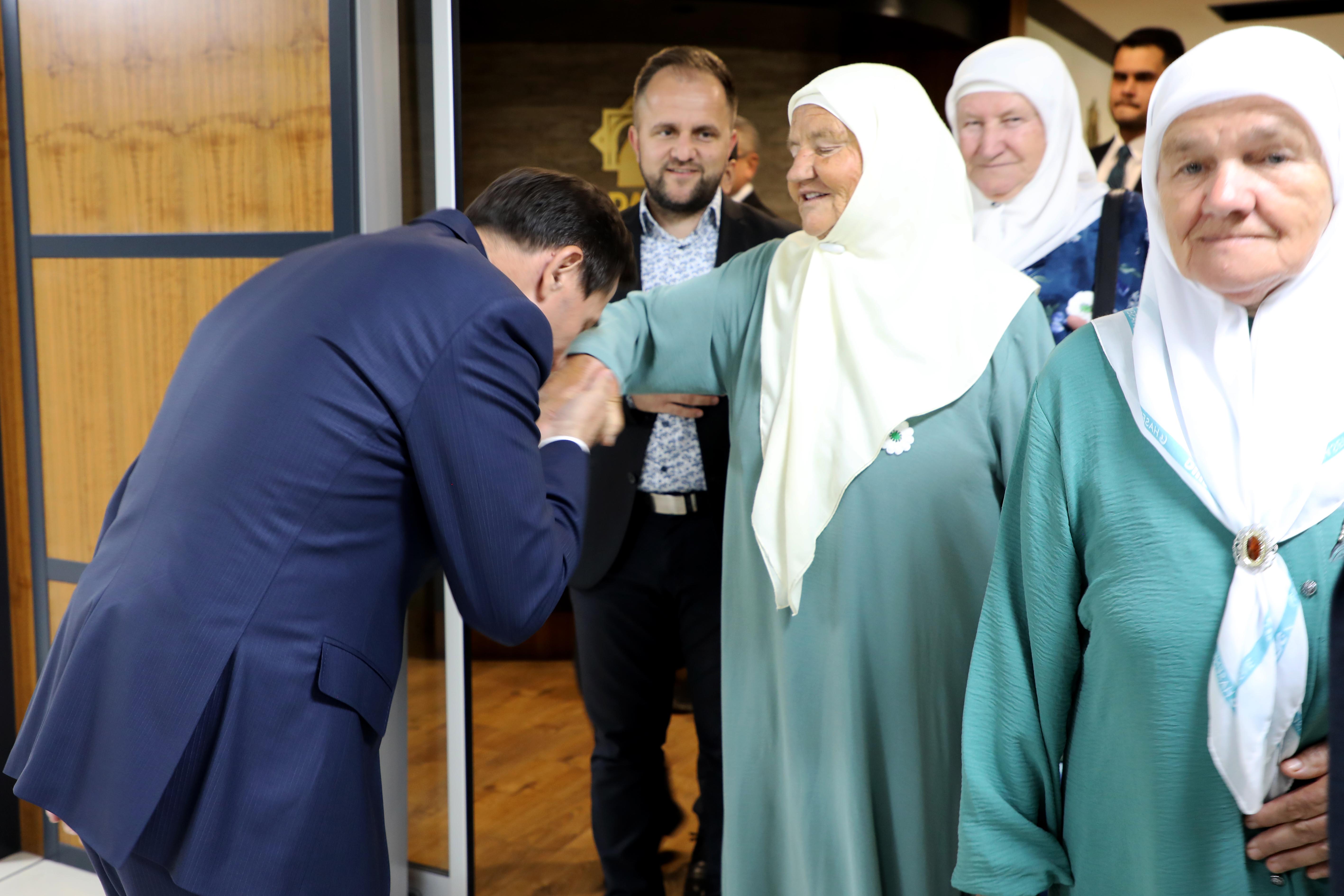 Hasan Kılca, Bosna Hersek'ten Gelen Şehit Annelerini ve Sivil Toplum Temsilcilerini Ağırladı