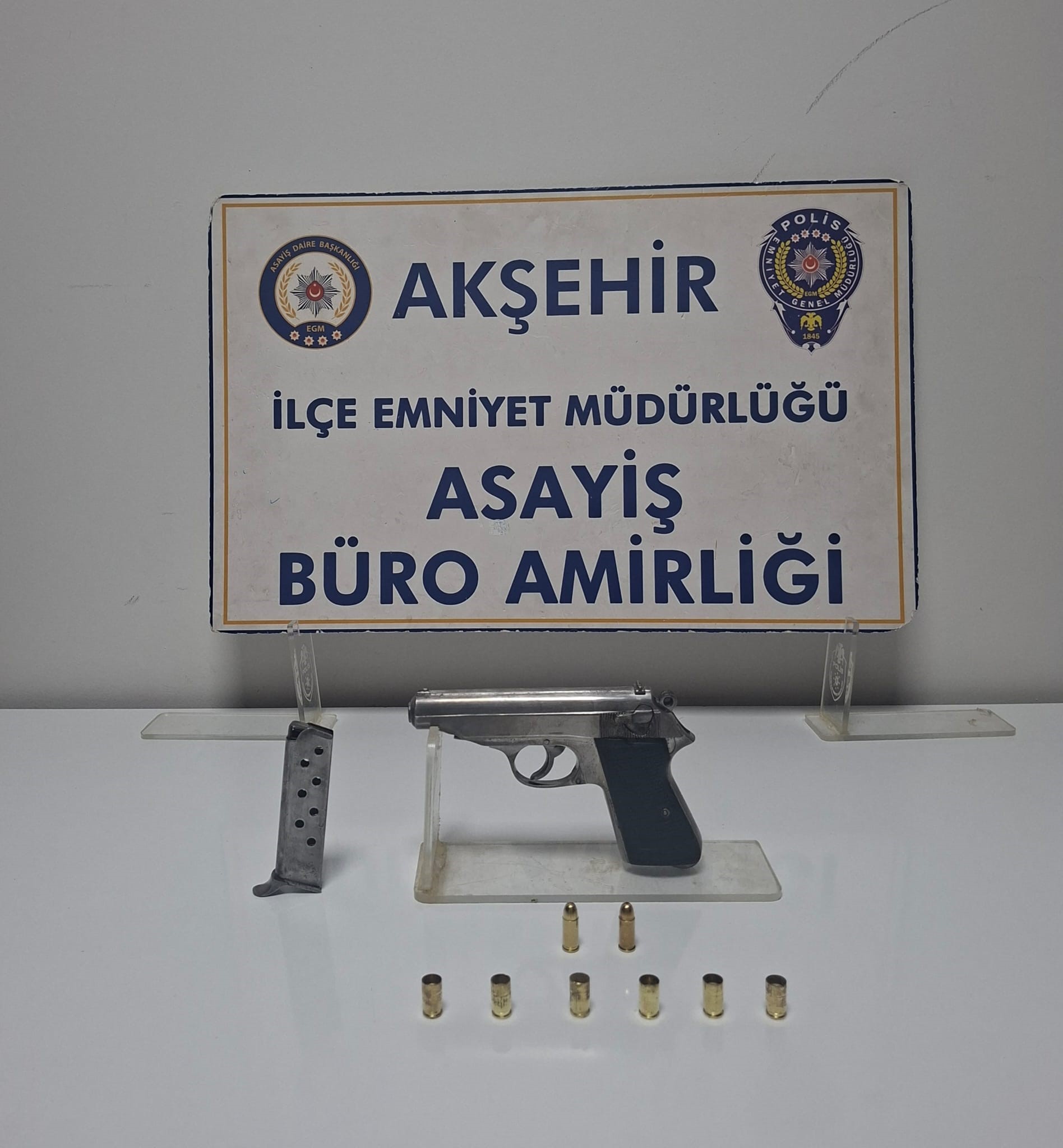 Polis Düğünü İzledi, Havaya Ateş Eden Şahsı Suçüstü Yakaladı
