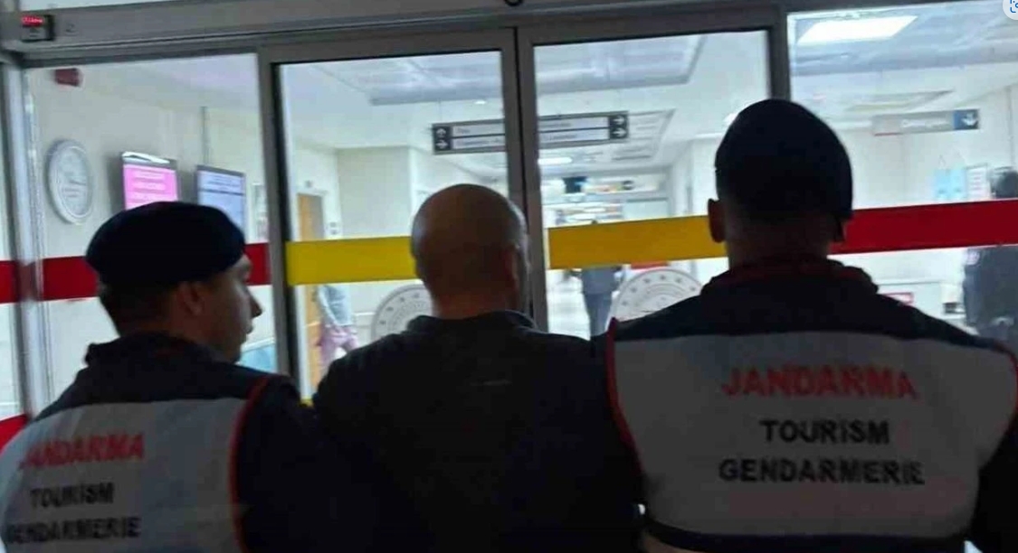 Eşine satırla dehşeti yaşattı