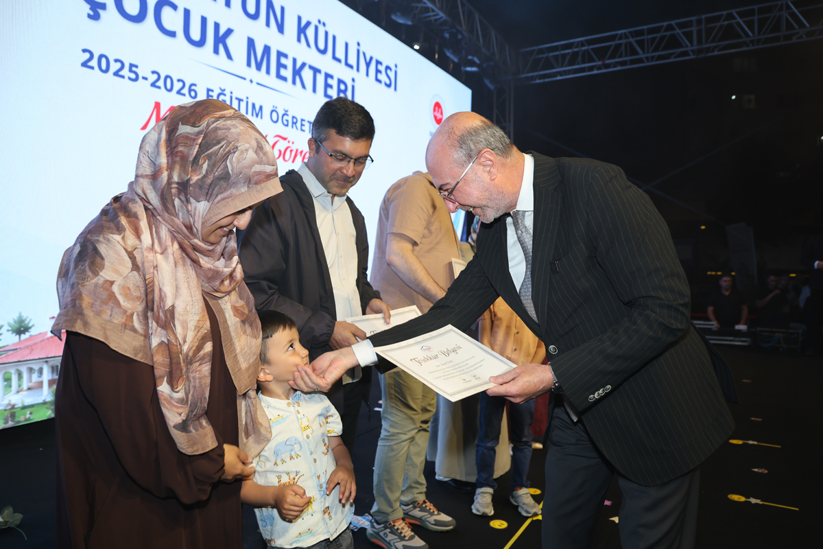 Hatice Hatun Külliyesi Çocuk Mektebi'nde Mezuniyet Heyecanı                                                       