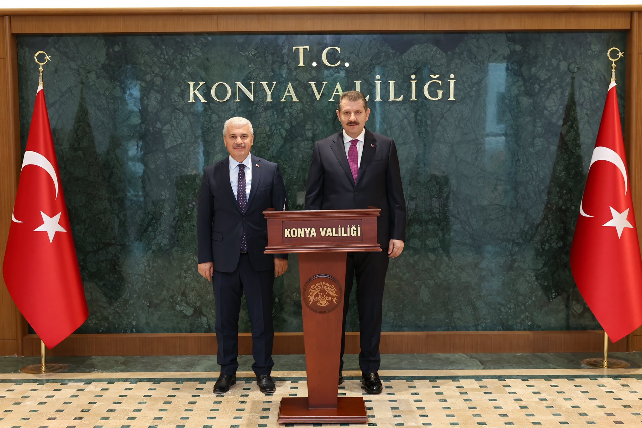 Milli Savunma Bakan Yardımcısı Salih Ayhan'dan Vali Akın'a Ziyaret 