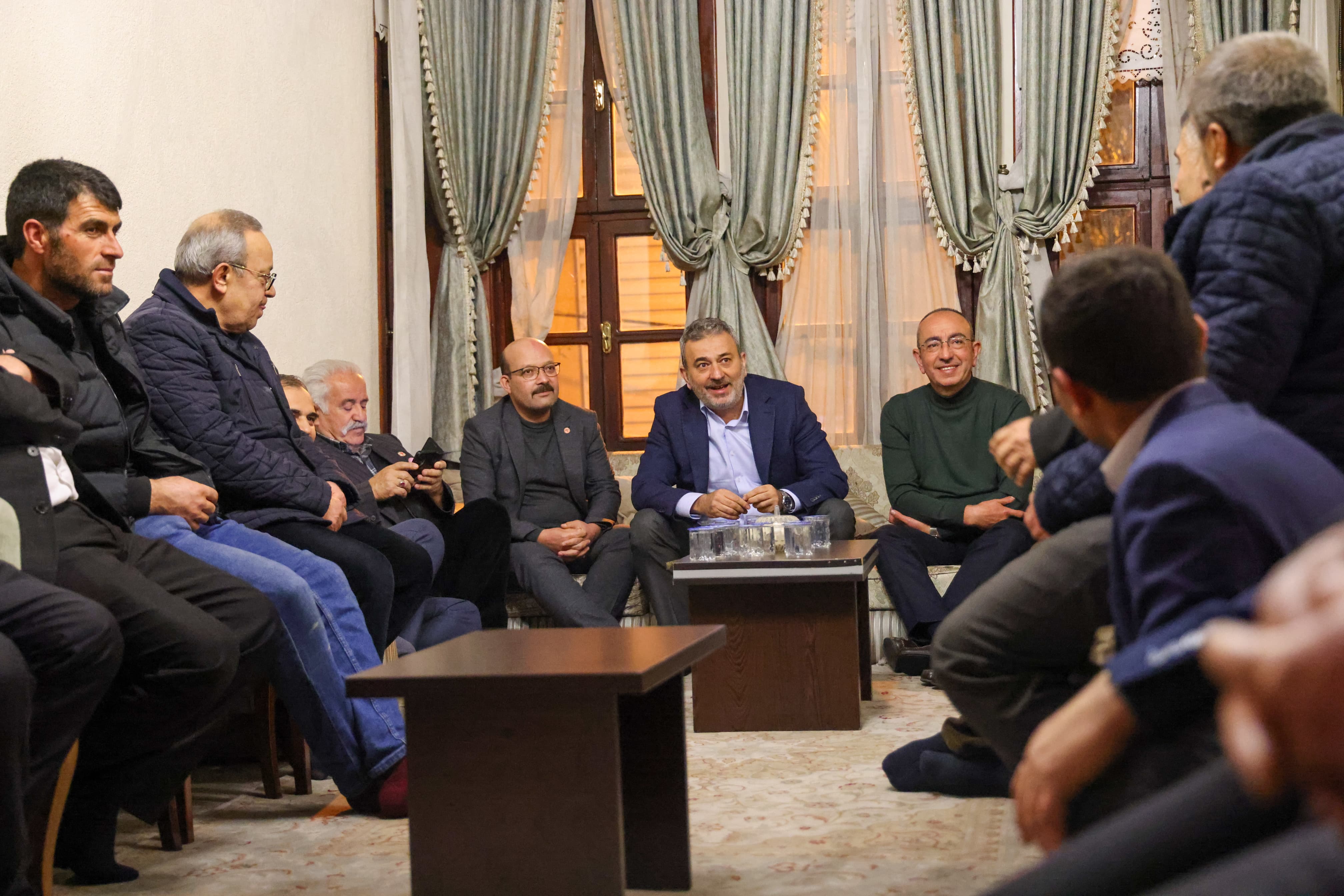 Başkanlar Muhtarlarla Bir Araya Geldi