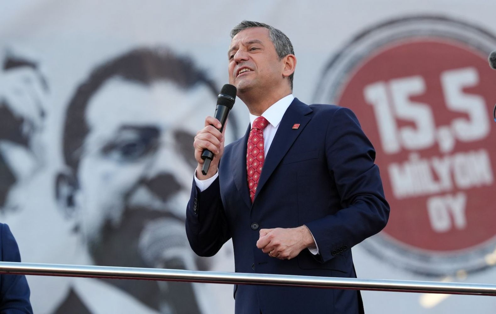 CHP lideri Özel’den Erdoğan’a deprem konusunda çağrı: "Gel bu işi siyasi çatışmadan çıkaralım ve hep birlikte çalışalım"