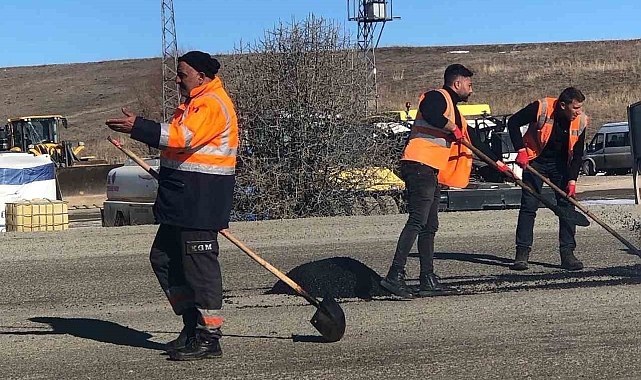 İmranlı Yolu köstebek yuvasına döndü