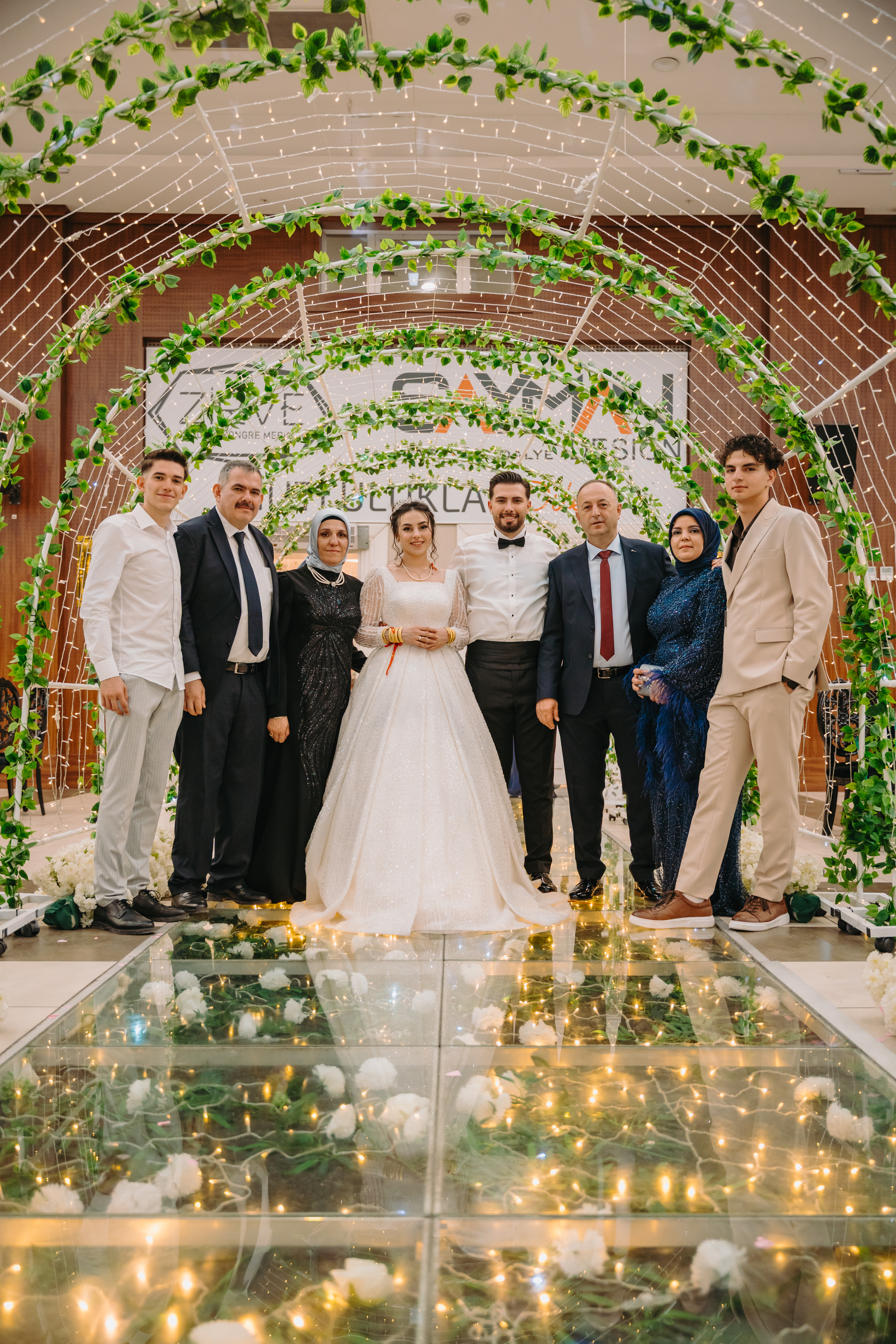 Emine Eskiler ile Mehmet Ayten Dünyaevine Girdi