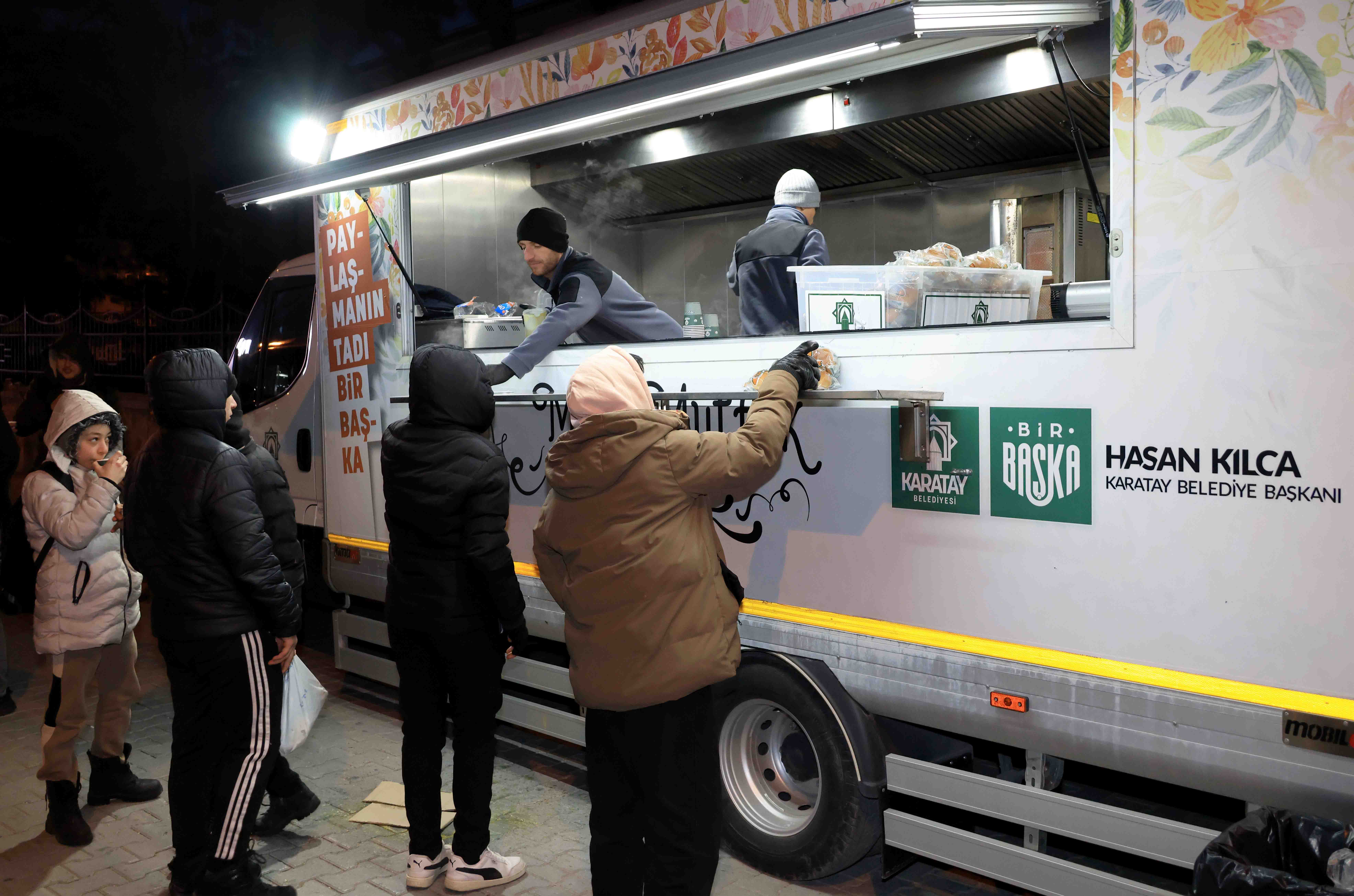 Karatay Belediyesi'nin Sıcak Çorba Geleneği Devam Ediyor