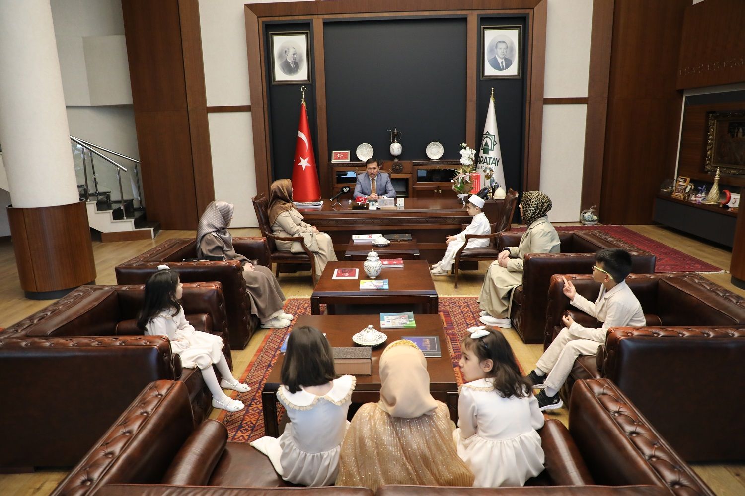 Başkan Kılca'ya Miniklerden Anlamlı Ziyaret