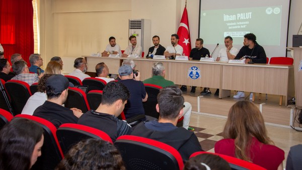 Teknik Direktör İlhan Palut ve Ekibi, Üniversite Öğrencileri İle Buluştu 