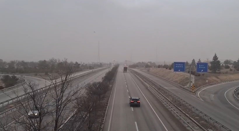 Konya'da kum fırtınası hayatı olumsuz ekliyor