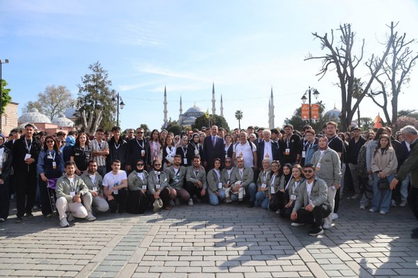 Başkan Altay “Genç Seyyah” Projesi ile İstanbul Gezisine Katılan Öğrencilerle Buluştu