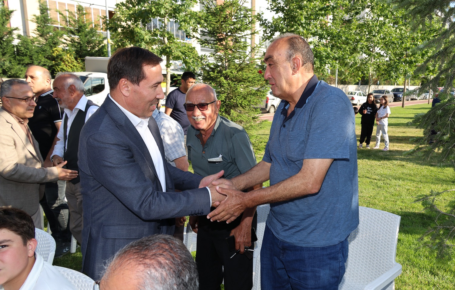 "Vatandaş Soruyor, Başkan Cevaplıyor" Karatay'da Yoğun Katılımla Sürüyor 
