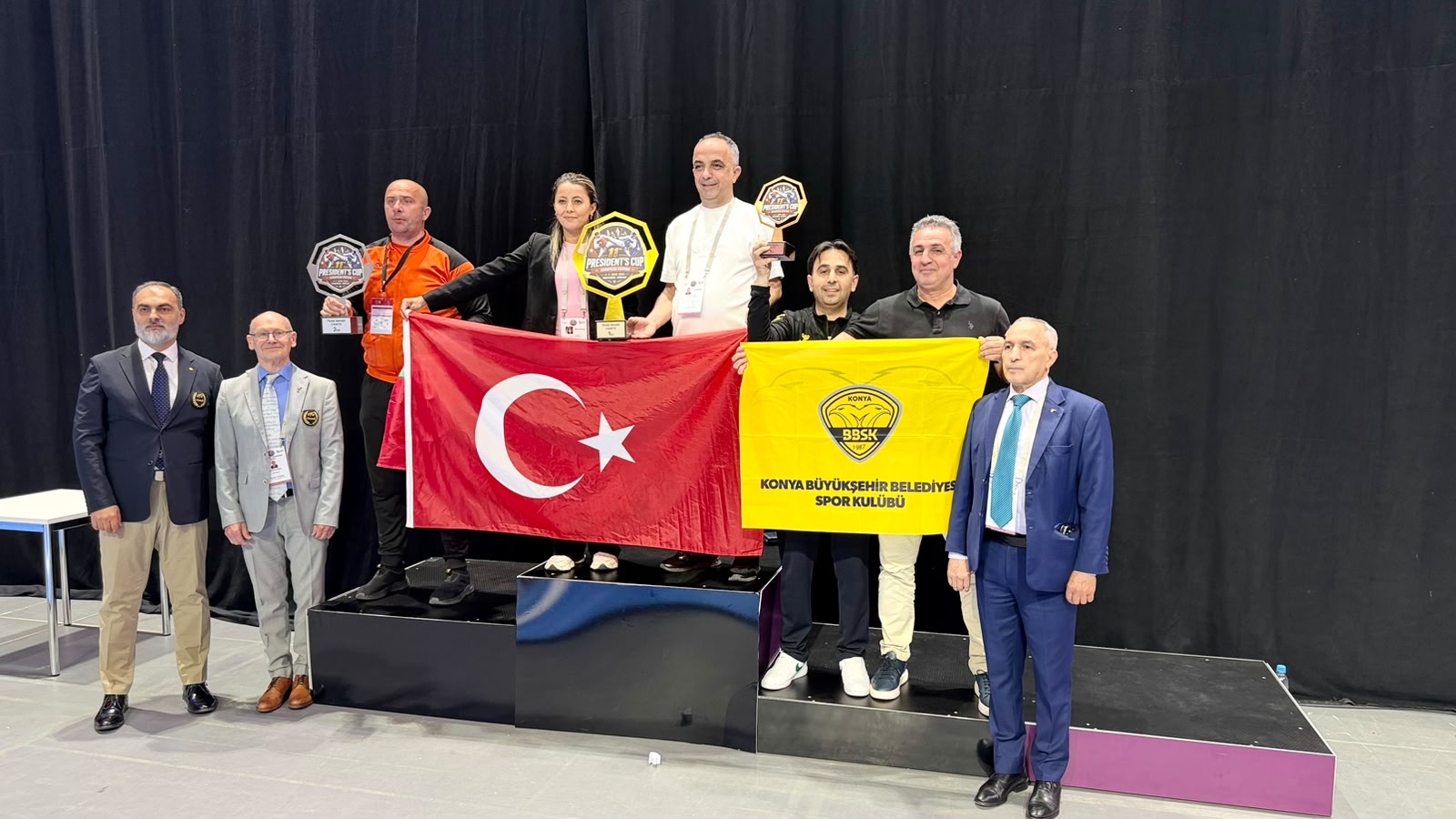 Başkan Altay, Ülkemizi Gururlandıran Konya Büyükşehir Belediyesporlu Tekvandocuları Tebrik Etti