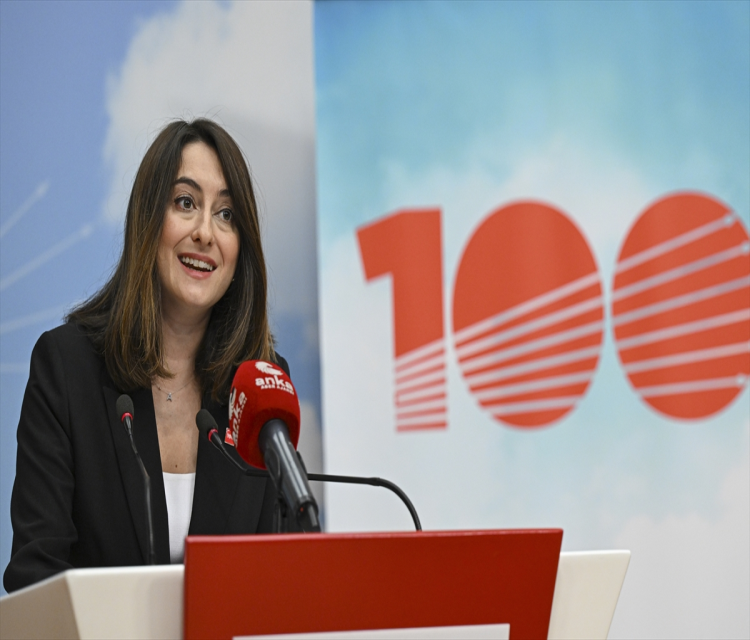 CHP'nin 100'üncü kurulus yili kutlama programi belli oldu Esra Agaçyetistiren- Genel Baskan Yardimcisi Aysu Bankoglu:
- "100. yil etkinliklerimizi 8, 9,10 Eylül olarak planladik. Çesitli sehirlerde partimizin dünü, bugünü ve yarinini kapsayan panel ve söylesiler gerçeklestirecegiz"