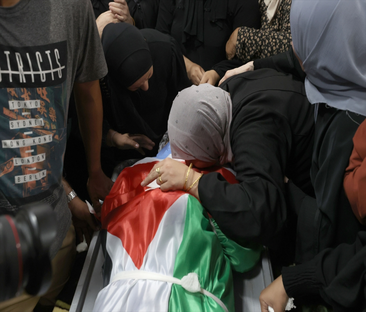 Israil güçlerinin Bati Seria'da öldürdügü Filistinli gencin cenazesi topraga verildiQais Omar Darwesh Omar,Halime Afra Aksoy
