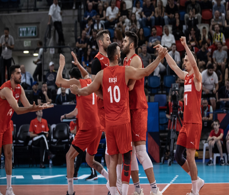 A Milli Erkek Voleybol Takimi, CEV Avrupa Sampiyonasi D Grubu'ndaki 5. ve son maçinda ev sahibi Israil'i 3-0 yenerek son 16 turuna yükseldi.Muhammed Boztepe