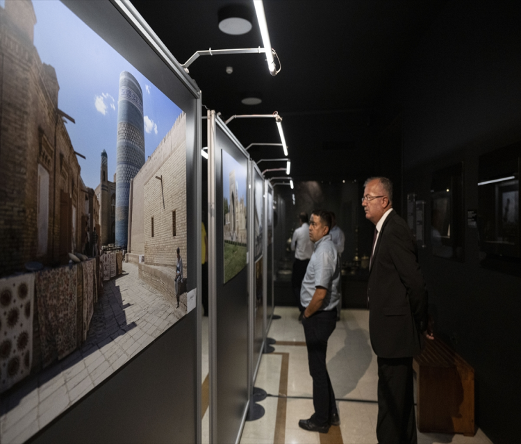 Bashekim Yildiz'in gözünden "Zamanin Izlerini Tasiyan Mabetler" fotograf sergisi ziyaretçilerini agirliyorIsa Toprak