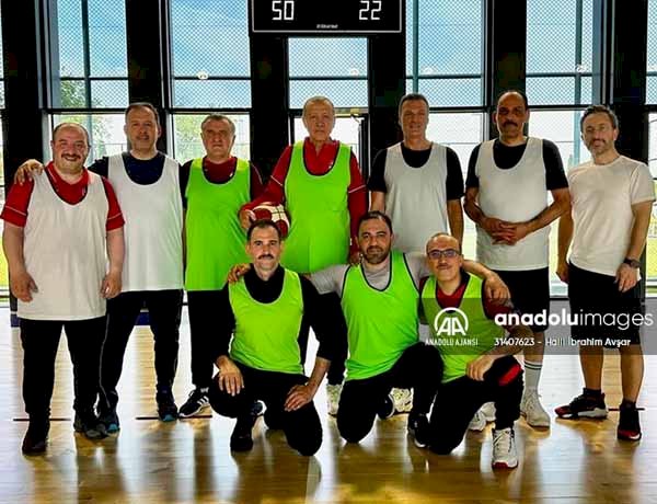 Cumhurbaskani Erdogan basketbol maçi yaptiHalil Ibrahim Avsar