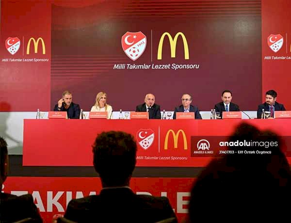 TFF ile McDonald's arasindaki sponsorluk anlasmasi 2026 yilina kadar uzatildiBozhan Memis- Türkiye Futbol Federasyonu Baskani Mehmet Büyükeksi:"Göreve geldigimizden bu yana sponsorluk gelirlerini yüzde 62 artirdik"