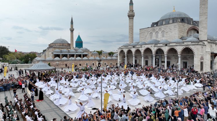 Konya'da Mistik Müzik Festivali Coşkuyla Devam Ediyor